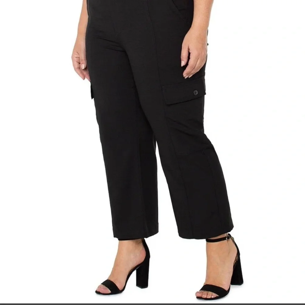 LIVERPOOL Utility Crop w/Tab
Hem & Cargo Pockets size 16 - Picture 4 of 10